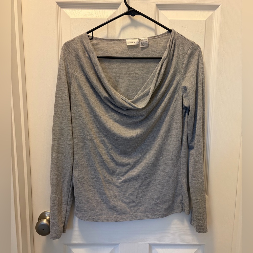 Newport News Gray Long Sleeve Top